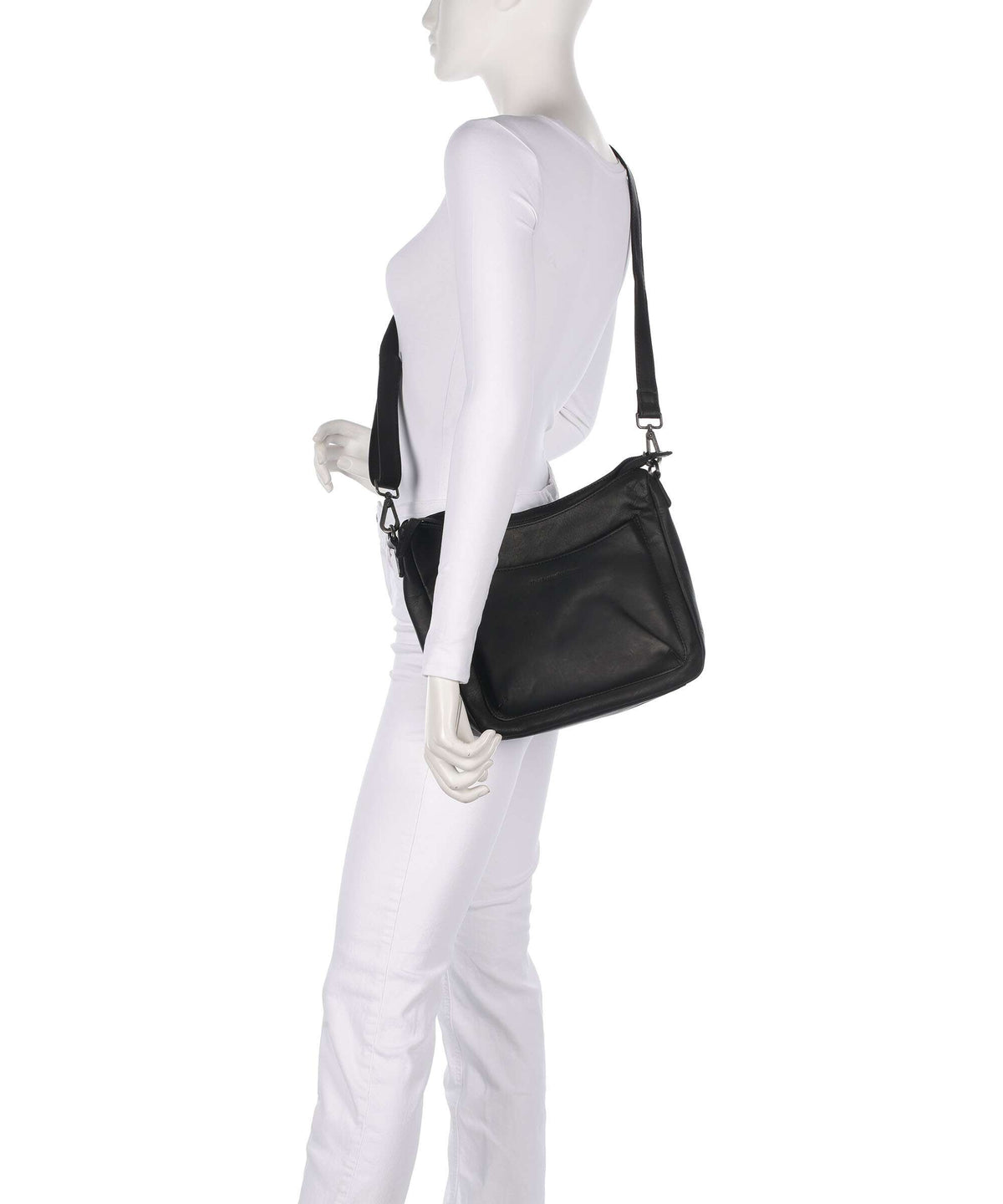 The Chesterfield Brand Wax Pull Up Cow Tivra Shoulder bag black