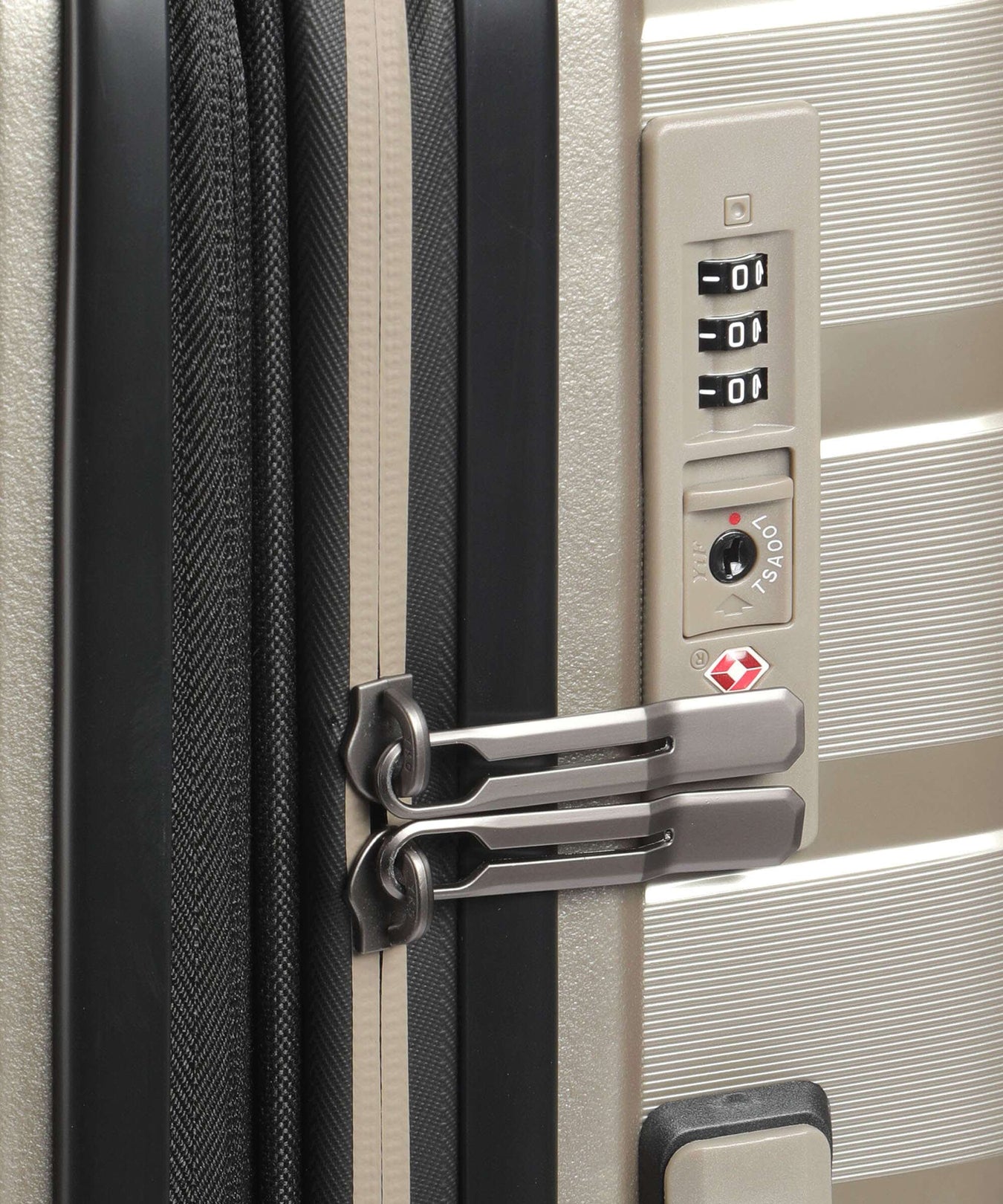 Travelite Air Base Spinner (4 wheels) champagner