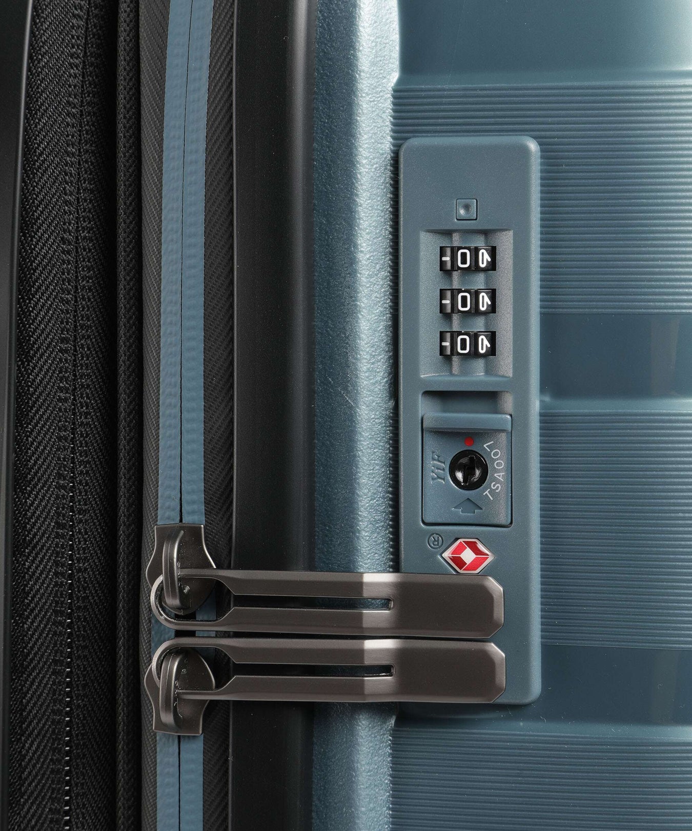 Travelite Air Base Suitcase set (4 wheels) eisblau