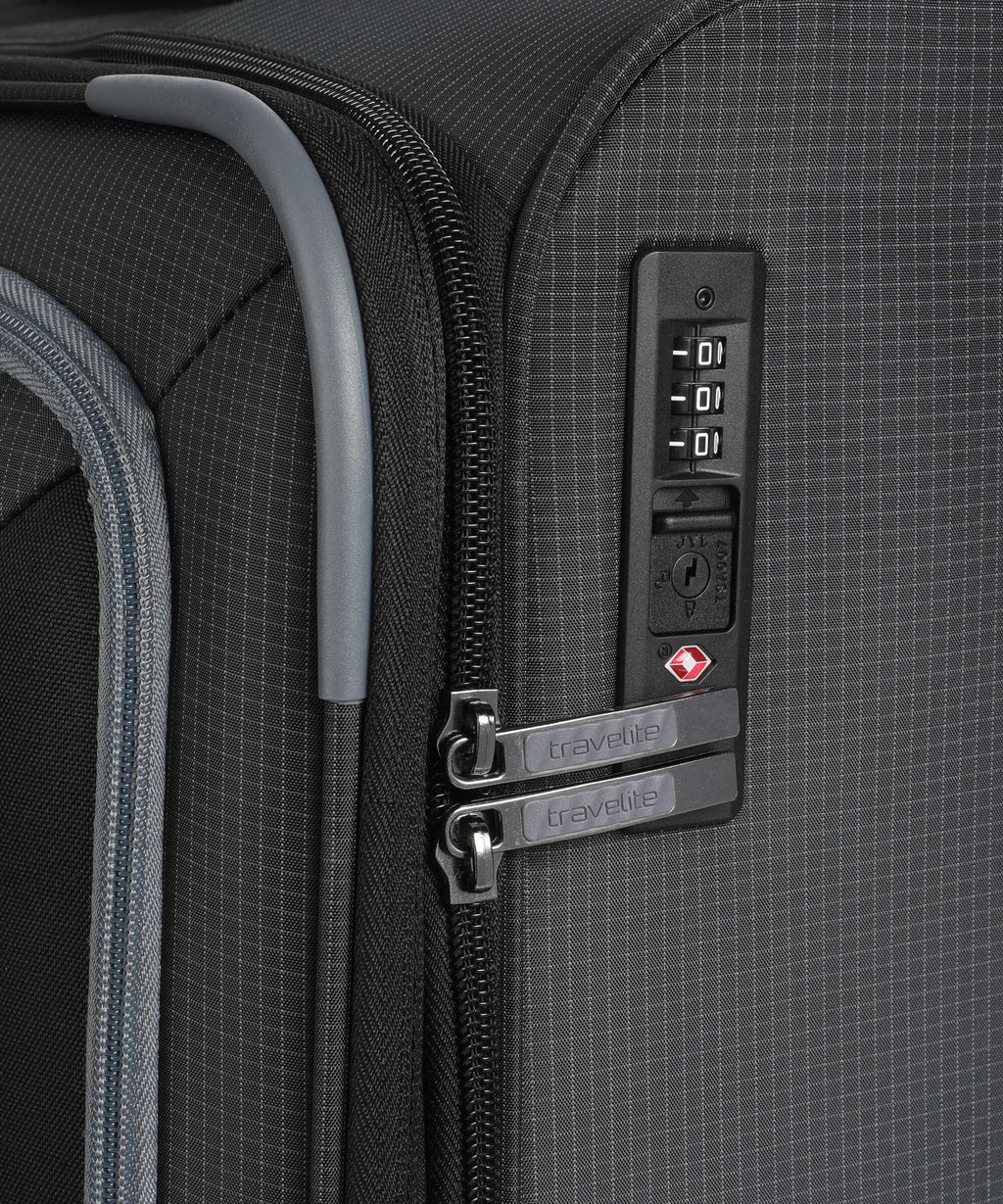 Travelite Corsiica Spinner (4 wheels) black