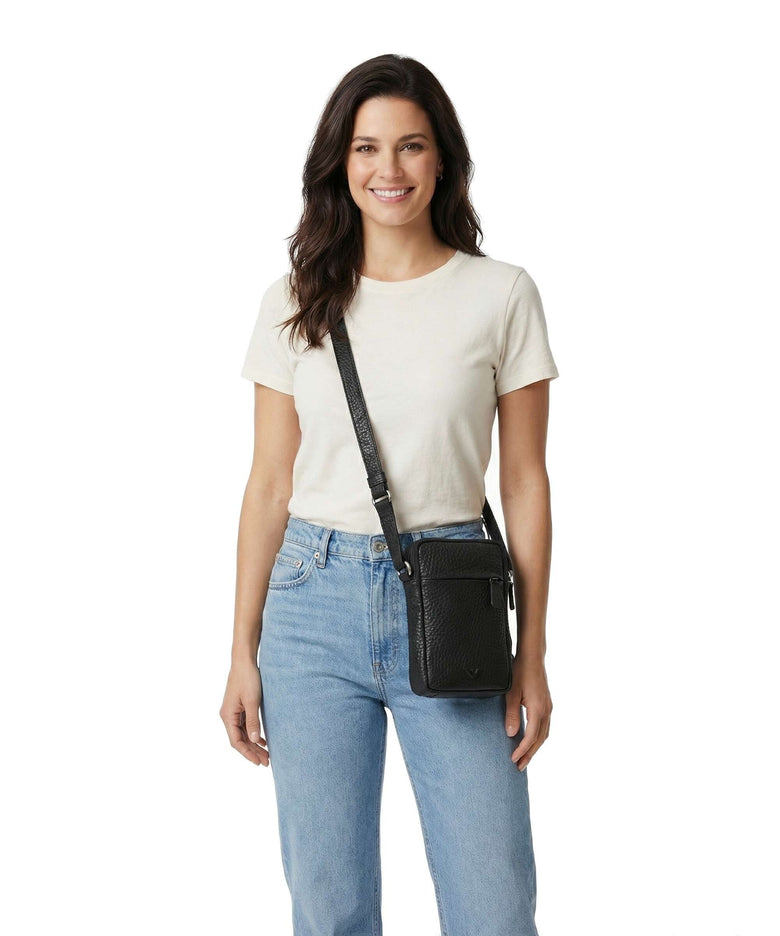 Voi Hirsch Nicole Crossbody bag schwarz