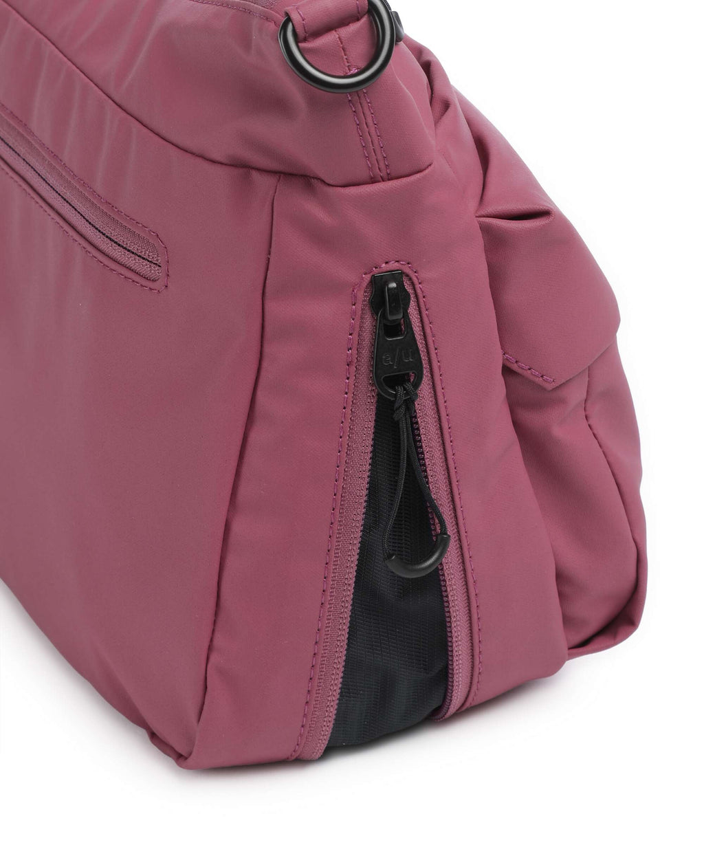 Aunts & Uncles Japan Lite Mogami Crossbody bag berry