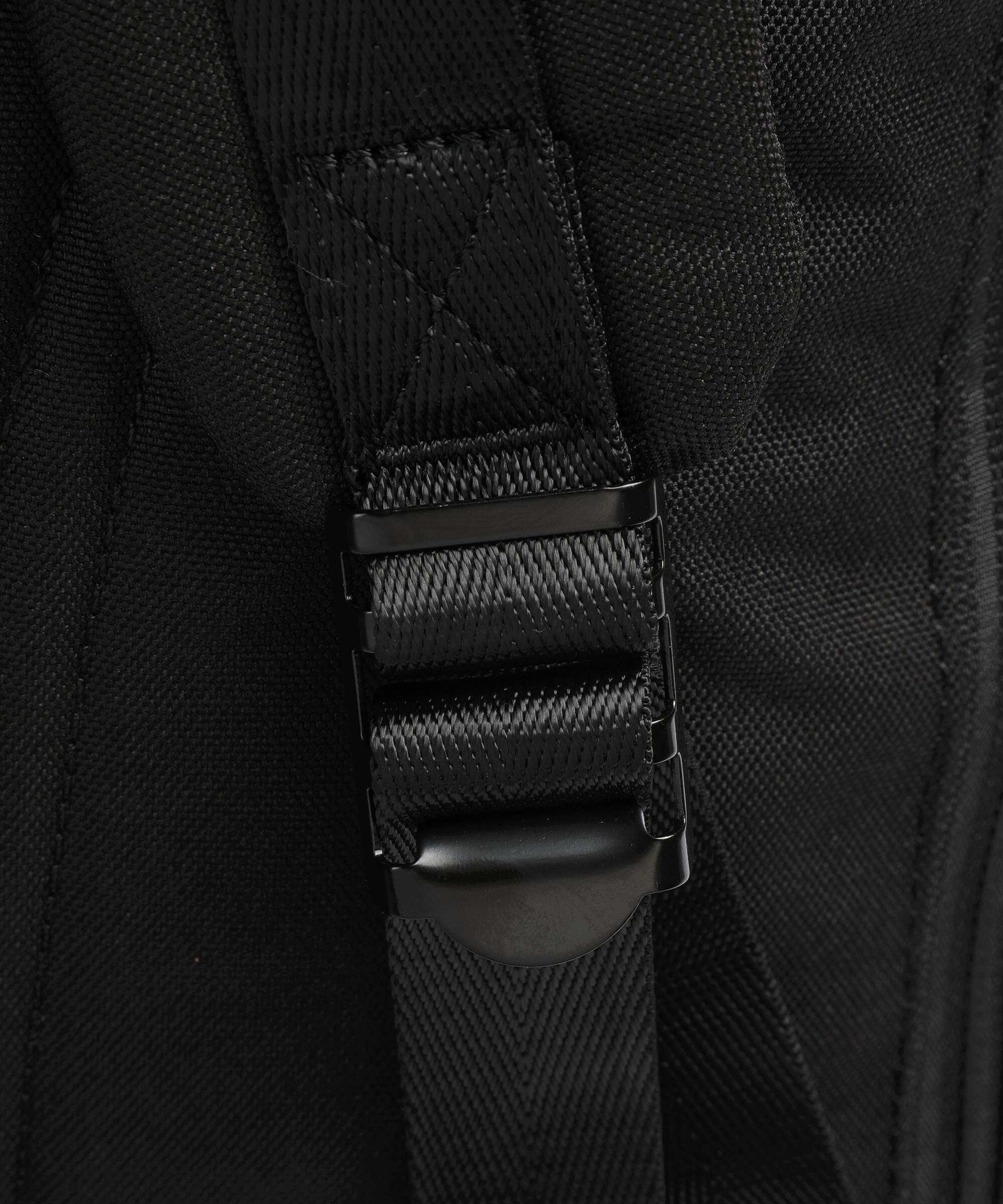 Doughnut Glossy Blocking Christopher Rolltop backpack black