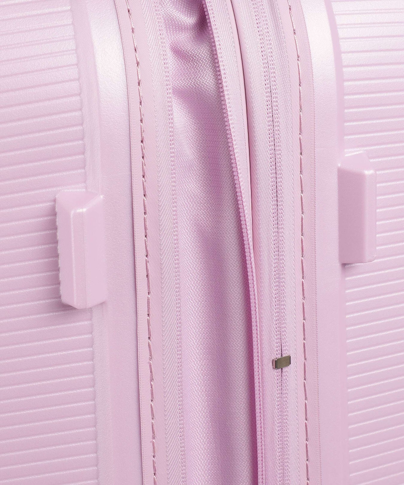 American Tourister Starvibe Spinner (4 wheels) metallic pastel lavender