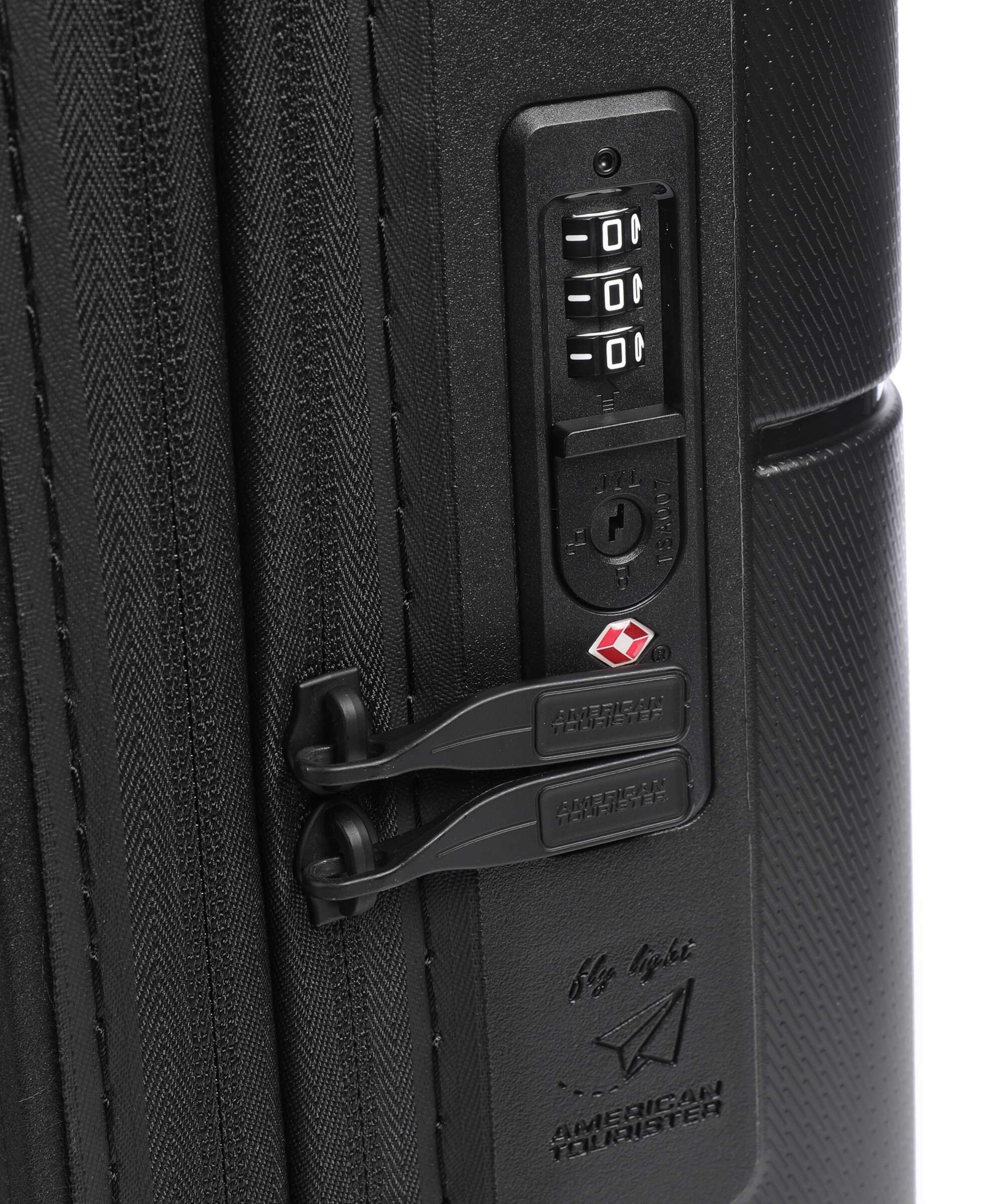 American Tourister Dashpop Spinner (4 wheels) true black