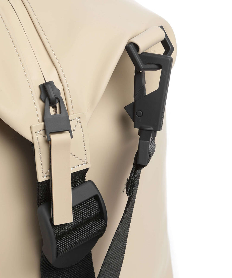 Rains Hilo Weekend bag sand