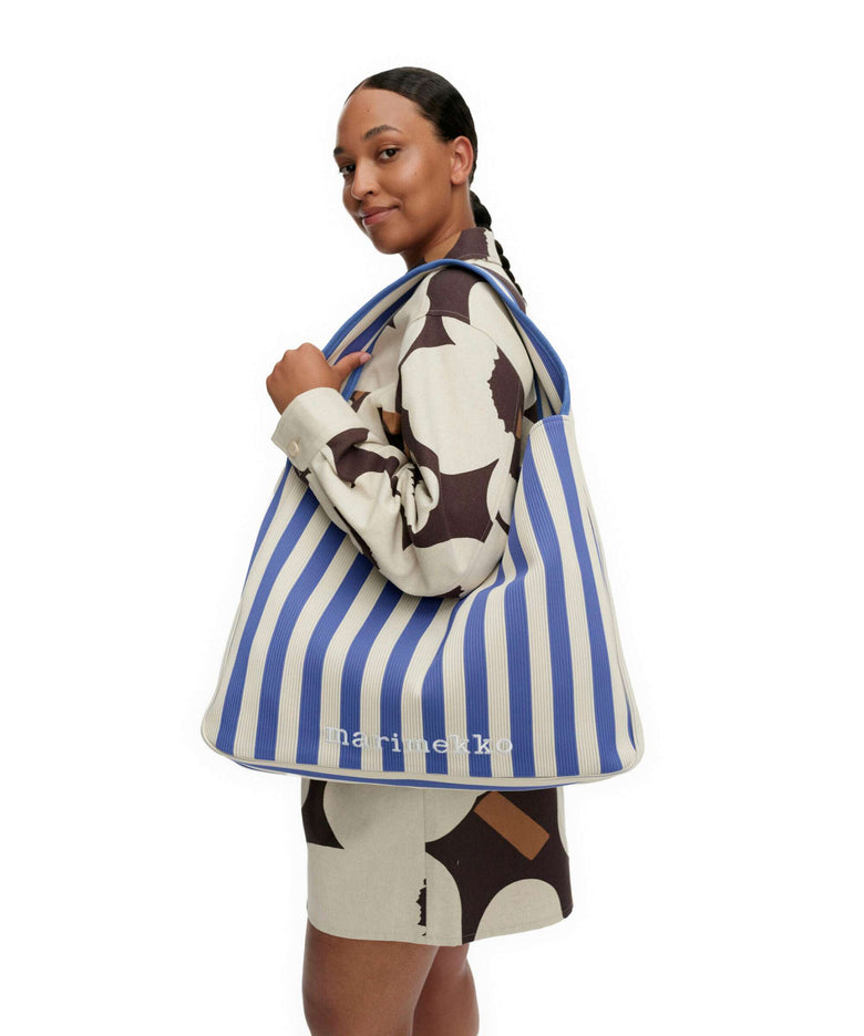 Marimekko Knitted Merirosvo Hobo bag blue/off white