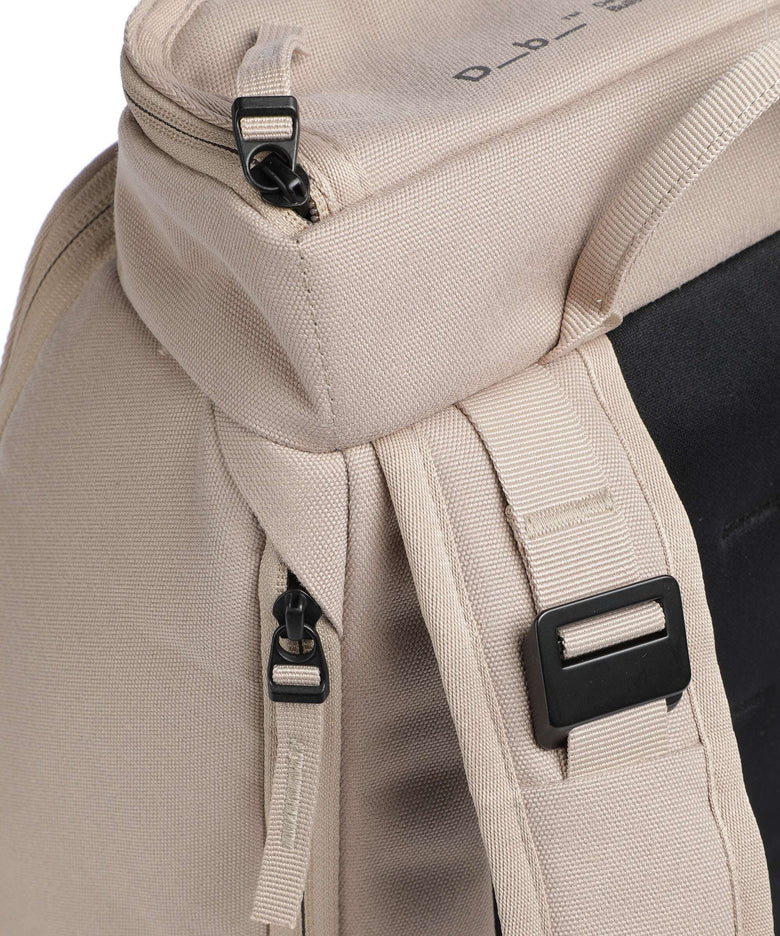 Db Hugger 20 Backpack fogbow beige
