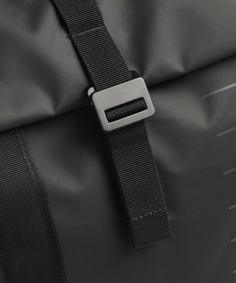 Db Essential 24 Rolltop backpack black out