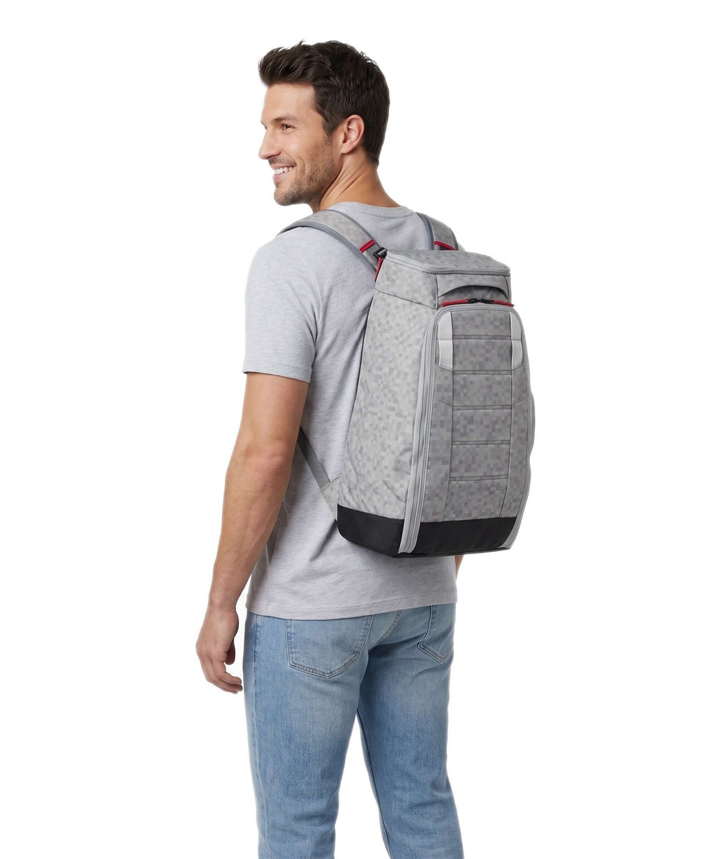 Db Hugger 25 Backpack white noise