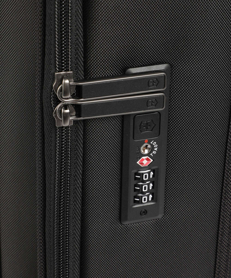 Victorinox Werks Traveler 7.0 7.0 M Spinner (4 wheels) black