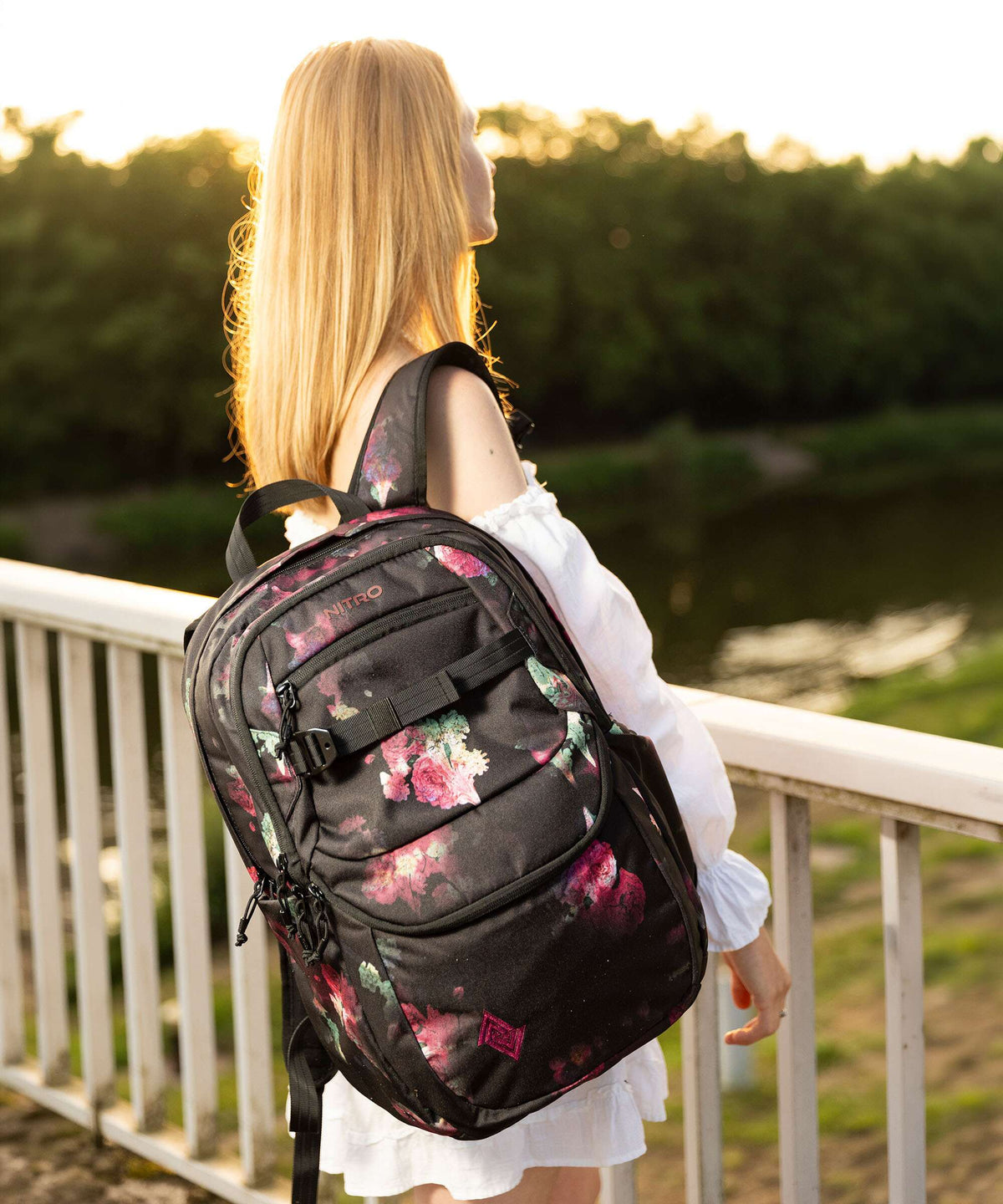 Nitro Future Hero 37 Backpack black rose