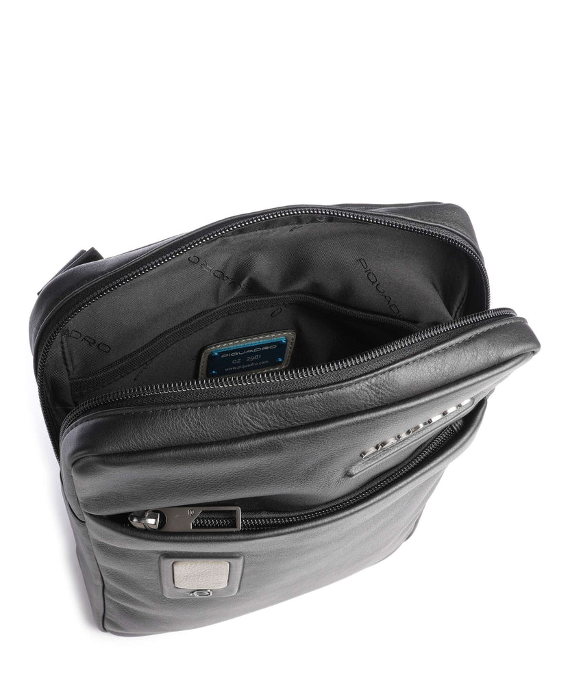 Piquadro AKRON Crossbody bag black