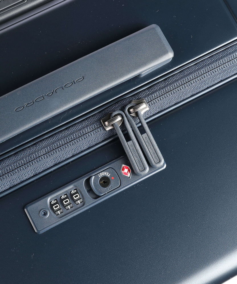 Piquadro PQ Light Spinner (4 wheels) matt blue