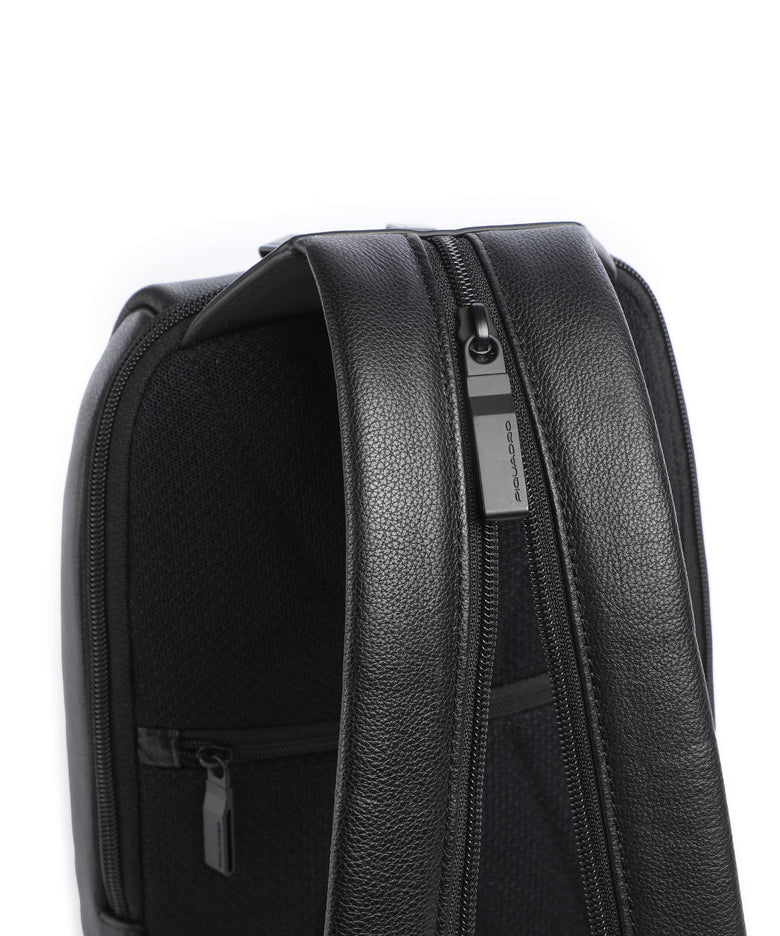 Piquadro Ael Sling bag black