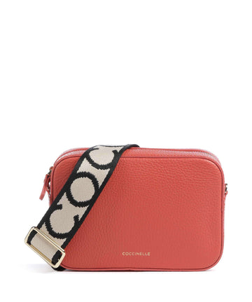 Coccinelle Tebe Crossover taske grenadine red