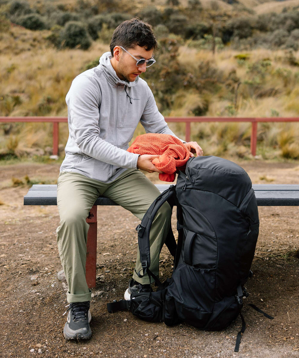 Osprey Farpoint Trek 70 Trekking backpack black