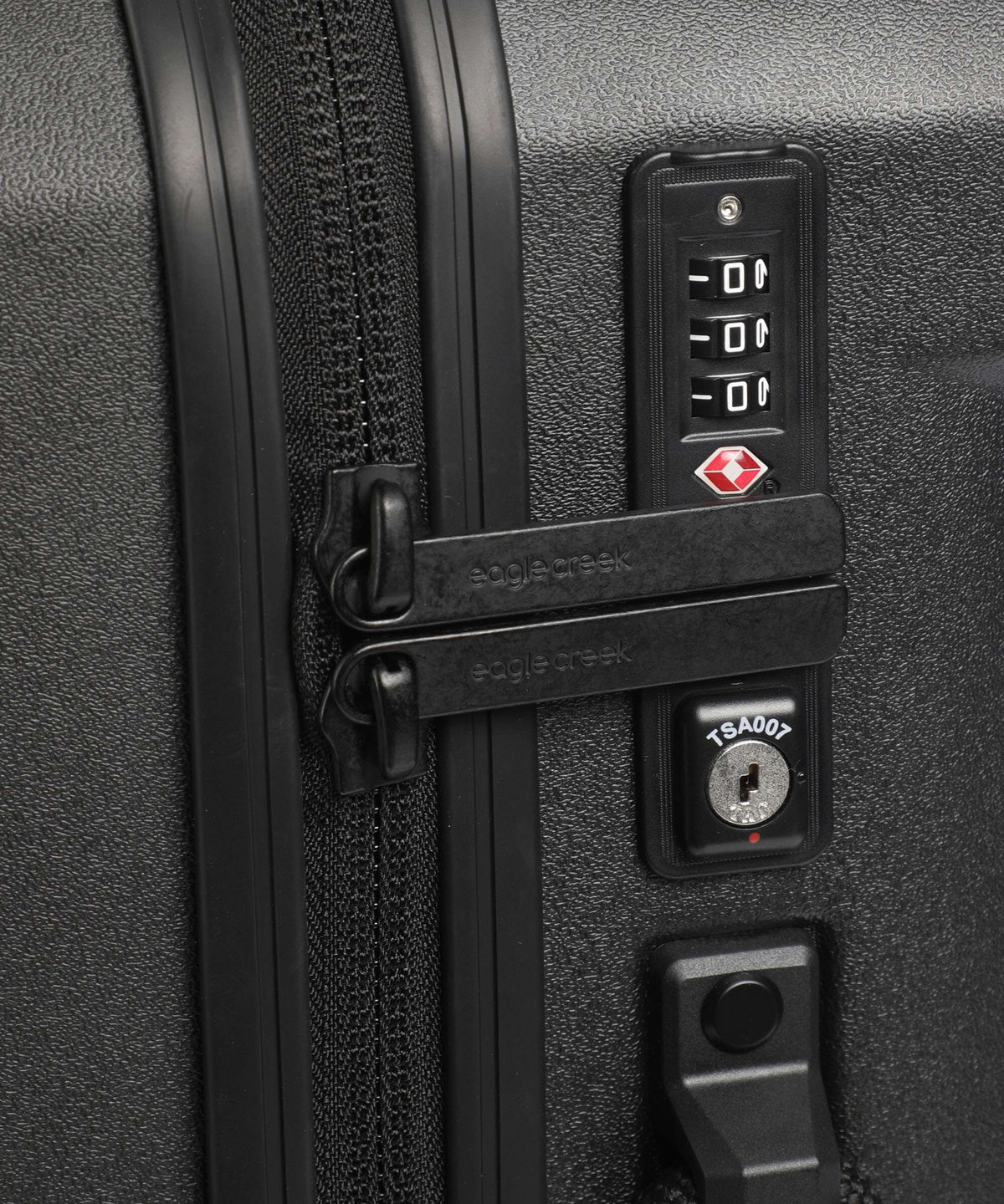 Eagle Creek Tarmac Spinner (4 wheels) black