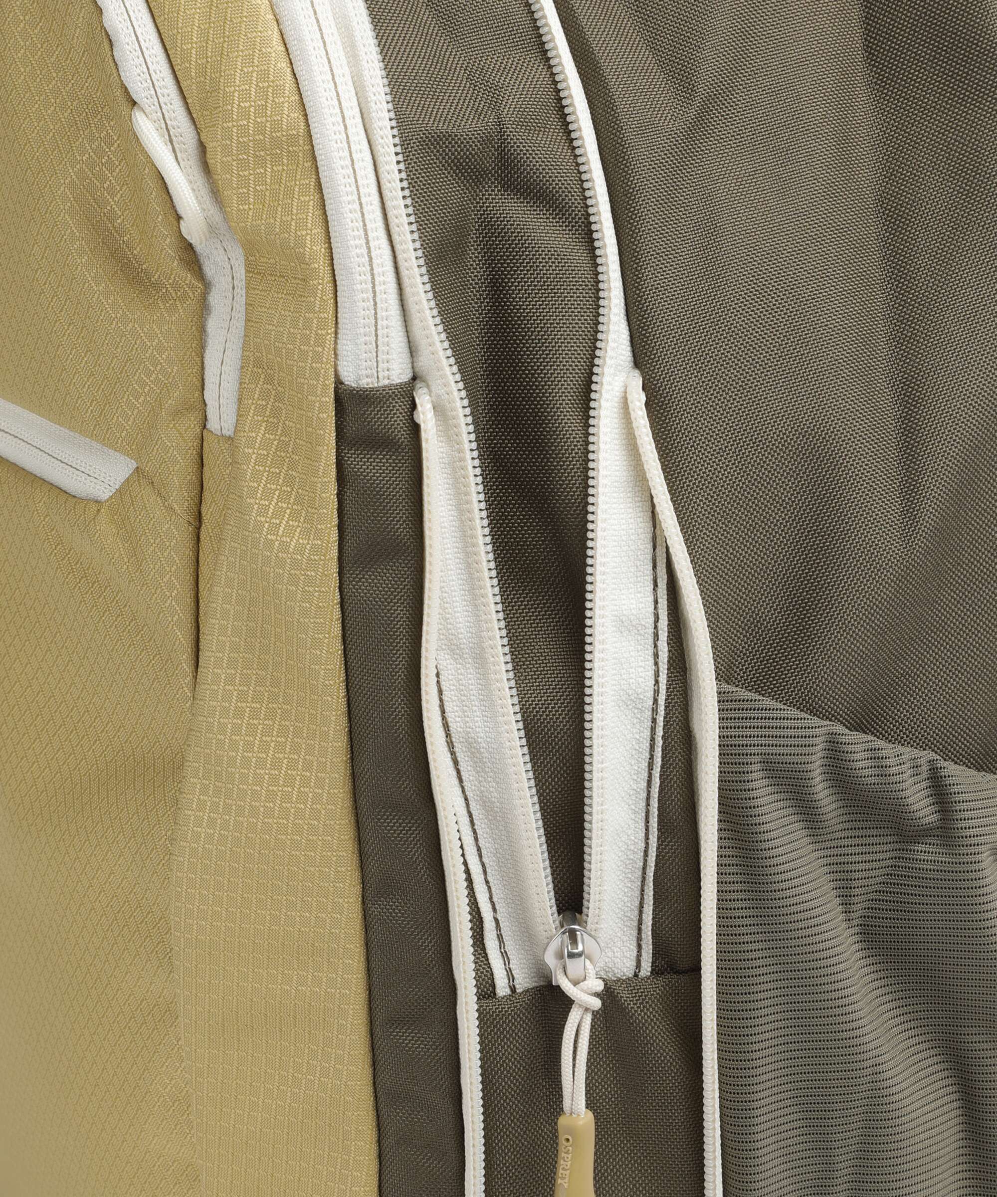Osprey Daylite 26+6 Backpack gravel tan multi