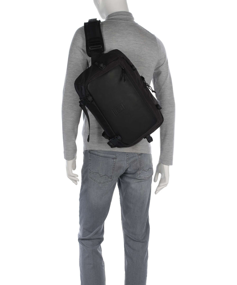 Chrome Kadet Max Messenger bag black