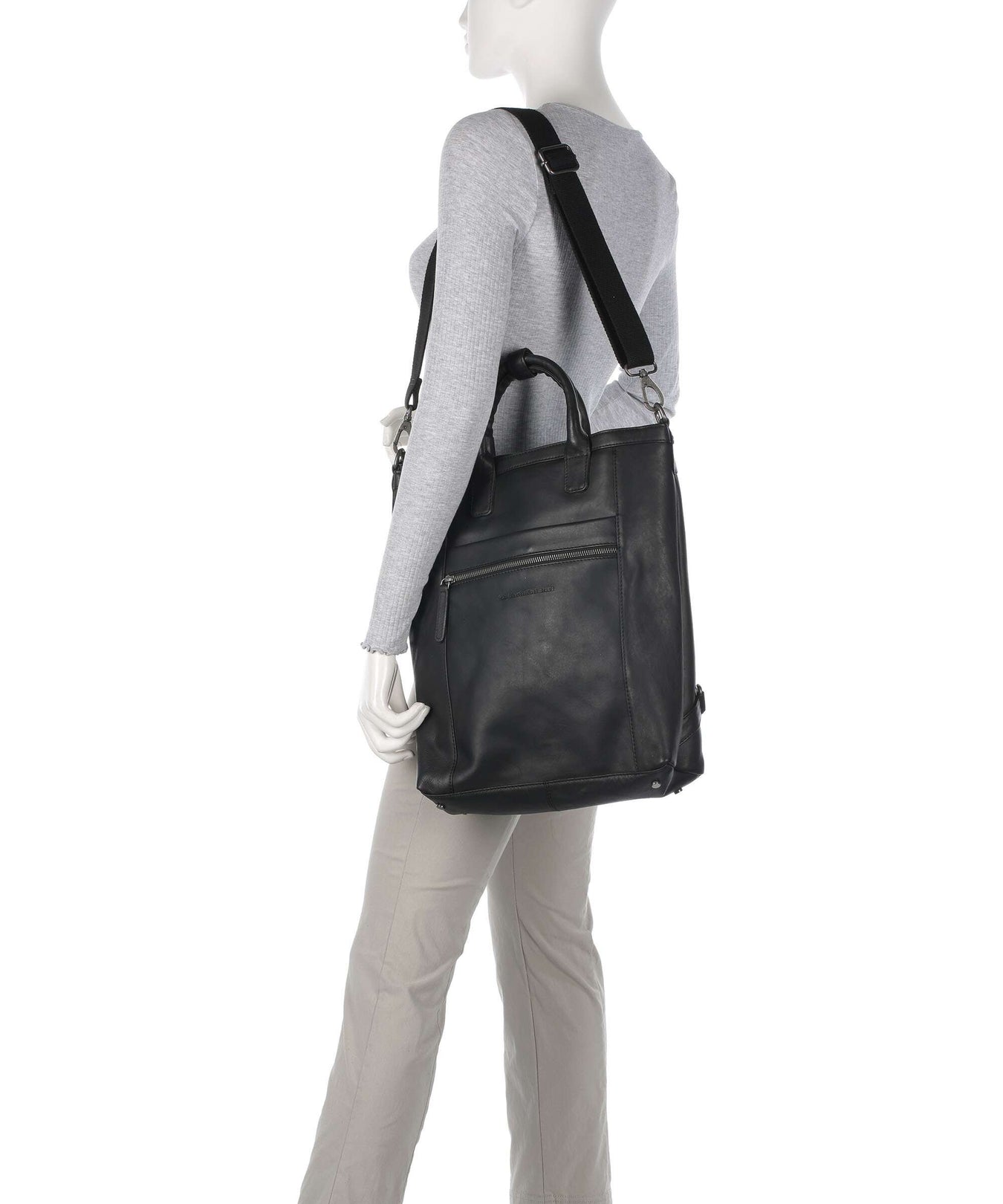 The Chesterfield Brand Cow Wax Pull Up Luisa Backpack bag black