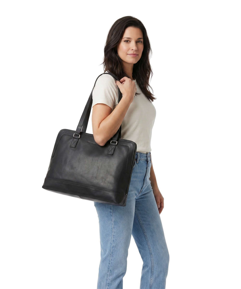 The Chesterfield Brand Wax Pull Up Cow Elvar Tote bag black