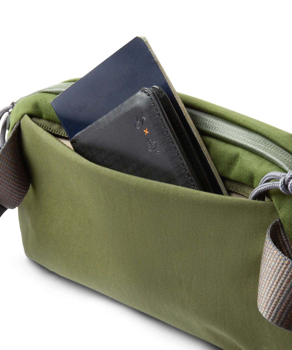 Bellroy Venture 2.5L Ready Fanny pack ranger green