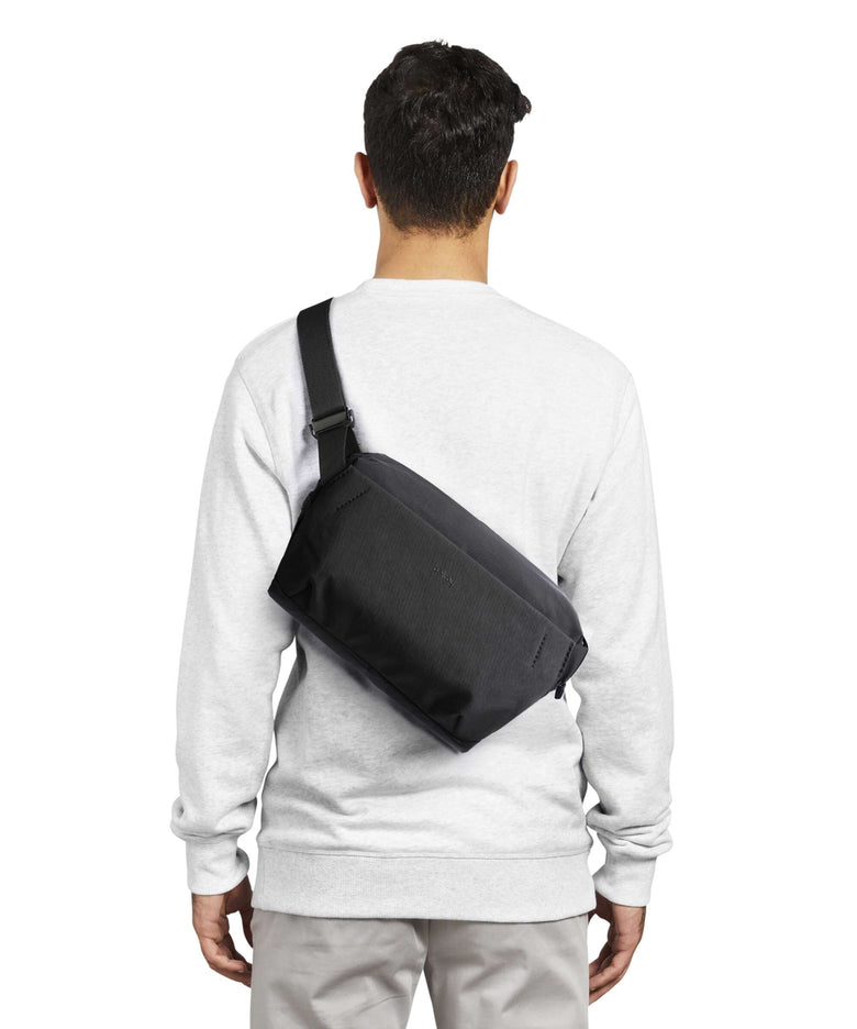 Bellroy Venture 9 Sling bag black