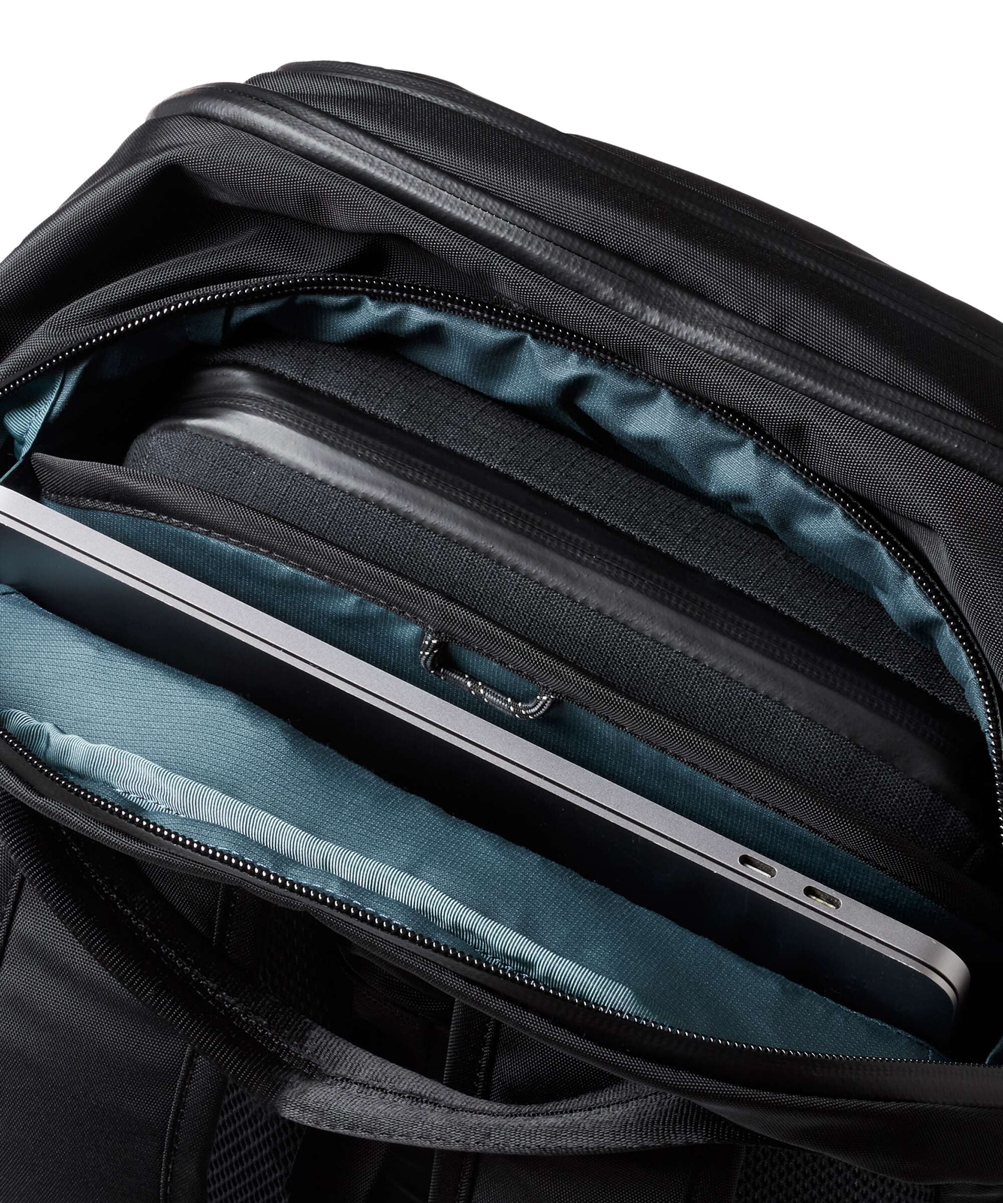 Bellroy Transit 28 Pro Backpack black