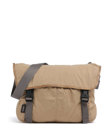 Bellroy Cinch 12L Messenger taske sand dune